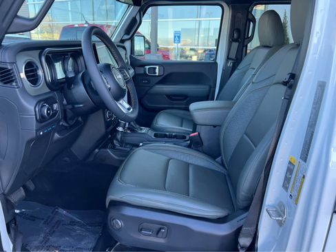 Used 2024 Jeep Wrangler High Altitude image 27