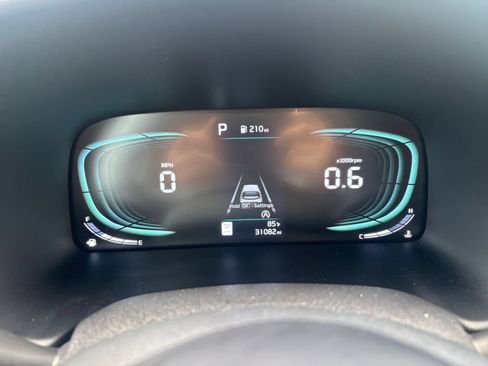 Used 2025 Kia Soul LX w/ LX Technology Package FWD image 38