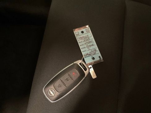 Used 2023 Nissan Rogue S image 33