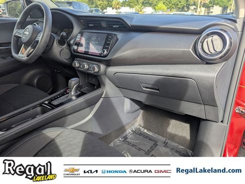 Used 2024 Nissan Kicks SV image 10