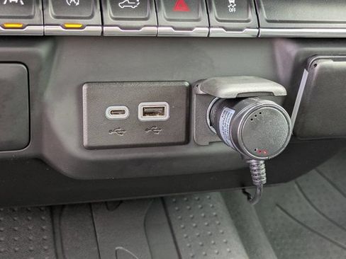 Used 2024 Chevrolet Silverado 1500 Custom AWD/4WD image 29