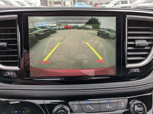 New 2026 Chrysler Pacifica Select image 32