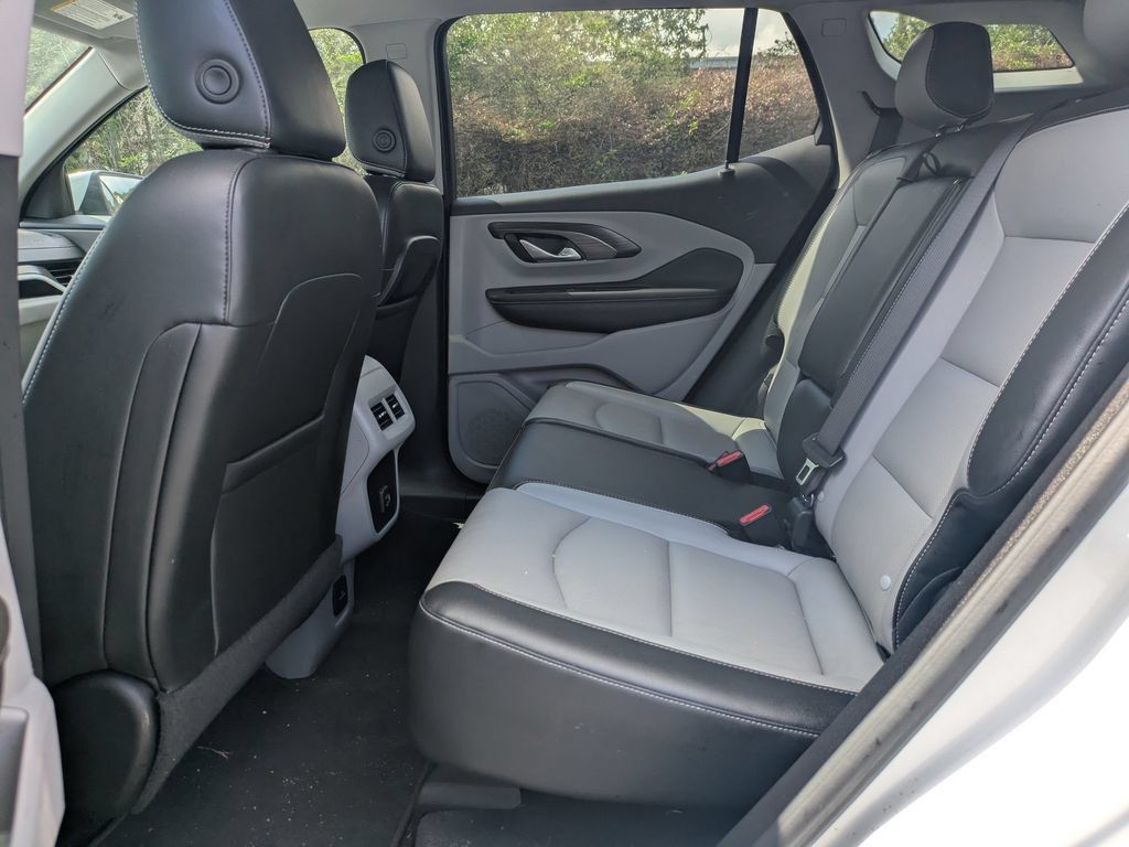 Used 2022 GMC Terrain SLT w/ Infotainment Package II FWD image 15