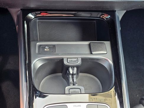 New 2026 Mercedes-Benz GLB 250 4MATIC image 17