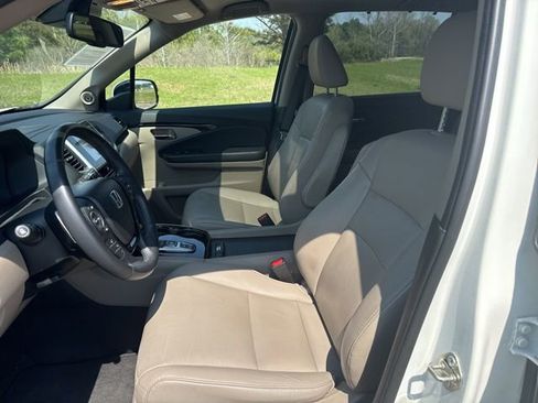 Used 2017 Honda Pilot Touring image 19