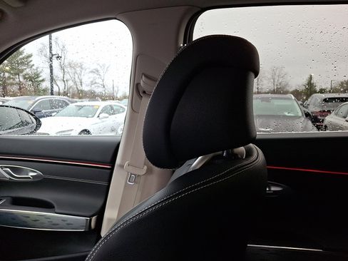 Used 2026 Genesis Electrified GV70 image 17