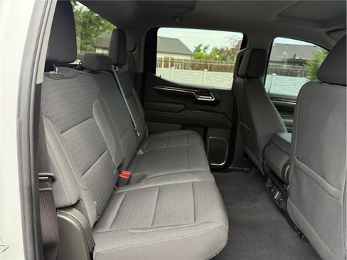 Used 2023 Chevrolet Silverado 1500 LT AWD/4WD image 33