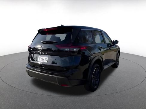 Used 2025 Nissan Rogue SV image 14