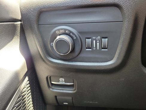 Used 2023 Jeep Grand Cherokee L Laredo AWD/4WD image 19