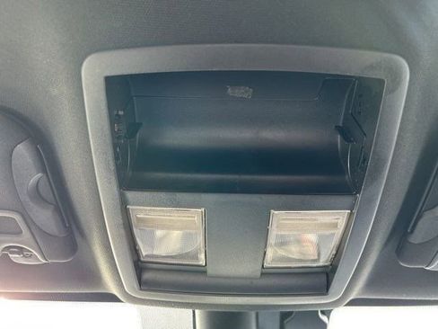 Used 2021 Dodge Challenger SXT image 34