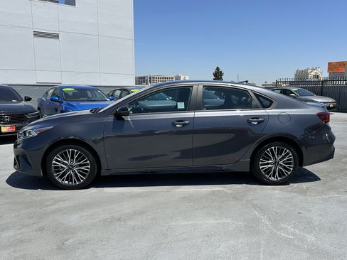 Used 2023 Kia Forte GT-Line w/ GT-Line Technology Package FWD image 3