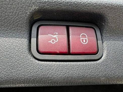 Used 2023 Mercedes-Benz EQE 500 4MATIC Sedan image 10