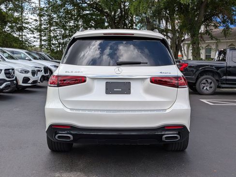 Used 2023 Mercedes-Benz GLS 450 4MATIC image 10