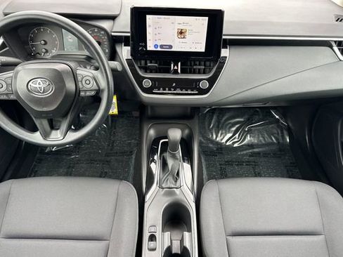 Used 2025 Toyota Corolla LE image 12