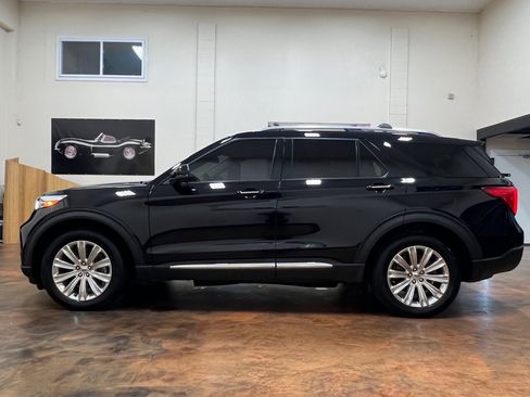 Used 2020 Ford Explorer Limited w/ Equipment Group 310A AWD/4WD image 6