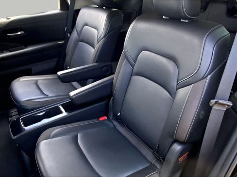 Used 2024 Nissan Pathfinder SL w/ SL Premium Package FWD image 21