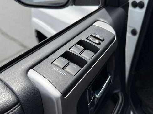 Used 2014 Toyota 4Runner SR5 RWD image 18