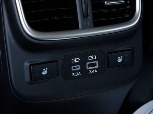 Certified 2025 Subaru Outback Limited AWD/4WD image 18