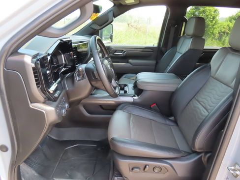Certified 2024 Chevrolet Silverado 2500 ZR2 w/ Technology Package AWD/4WD image 28