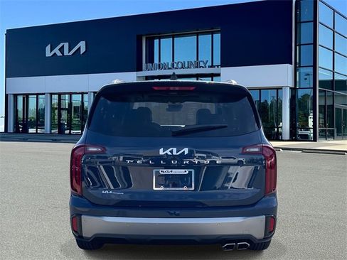 New 2025 Kia Telluride S image 10