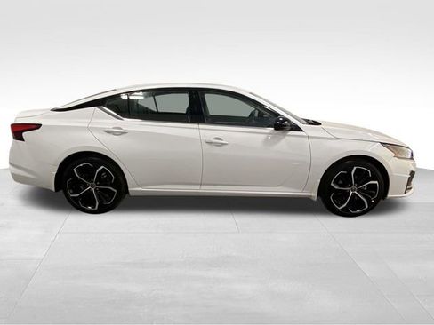 New 2025 Nissan Altima 2.5 SR w/ SR Premium Package image 2