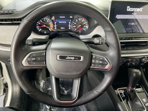 Used 2022 Jeep Compass Latitude w/ Sun and Sound Group AWD/4WD image 11