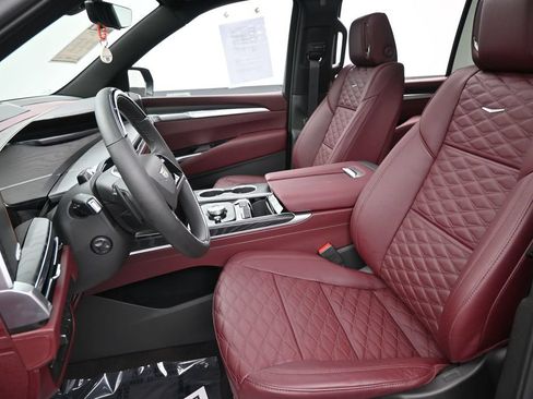Used 2026 Cadillac Escalade ESV Sport AWD/4WD image 24