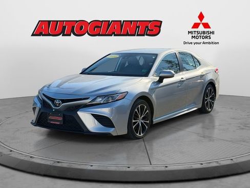 Used 2020 Toyota Camry SE image 5