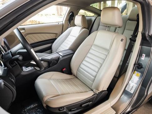 Used 2011 Ford Mustang GT Premium w/ Comfort Pkg RWD image 5