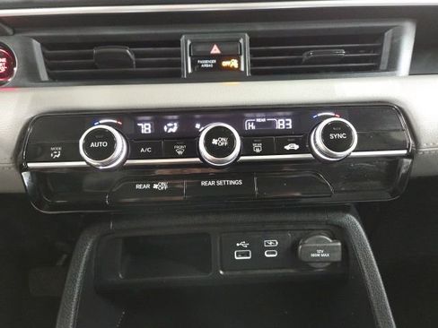 Used 2023 Honda Pilot LX image 28