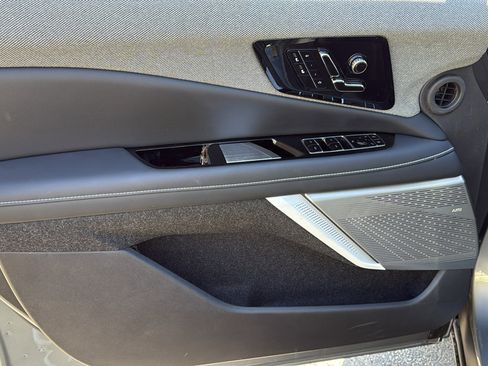 New 2025 Cadillac Optiq Luxury 1 w/ LPO, Floor Liner Package image 10