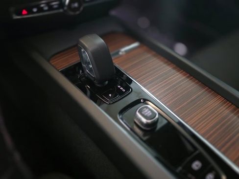 Used 2025 Volvo V60 B5 Cross Country Plus image 20