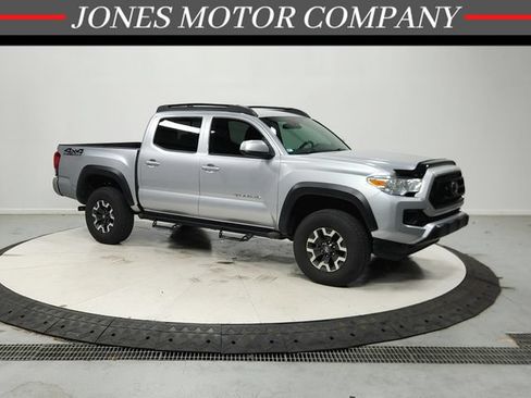 Used 2022 Toyota Tacoma SR AWD/4WD image 1
