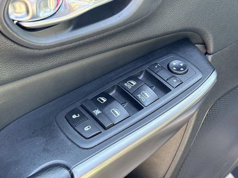 Used 2020 Jeep Cherokee Limited image 25