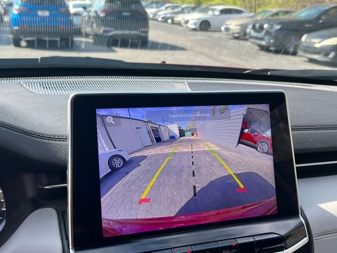 Used 2025 Jeep Compass Limited image 20