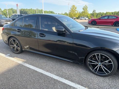 Used 2021 BMW 330i Sedan w/ M Sport Package RWD image 3