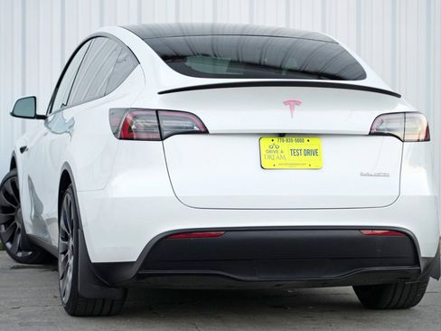 Used 2023 Tesla Model Y Performance image 6