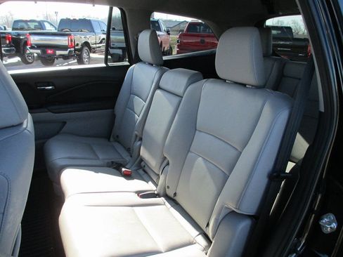 Used 2018 Honda Pilot Touring image 18