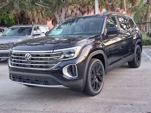 New 2026 Volkswagen Atlas SE FWD image 3