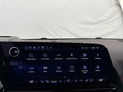 Used 2025 Chevrolet Silverado EV RST AWD/4WD image 36