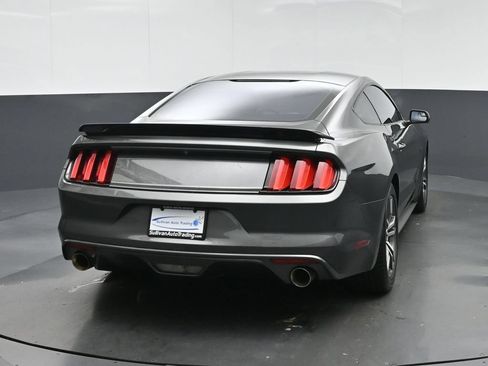 Used 2017 Ford Mustang GT RWD image 6