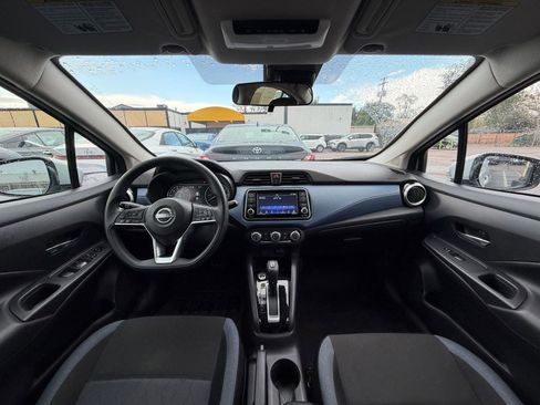Used 2025 Nissan Versa SV FWD image 31