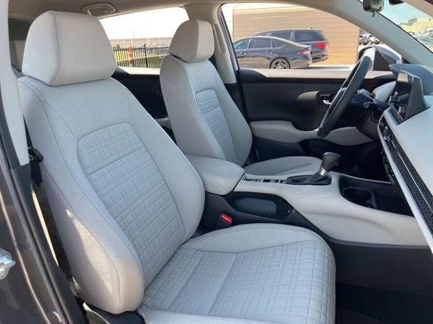 Certified 2023 Honda HR-V LX image 27