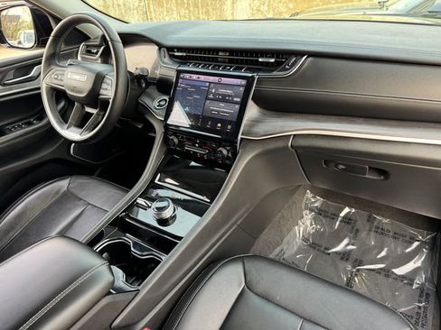 Used 2022 Jeep Grand Cherokee L Limited image 21