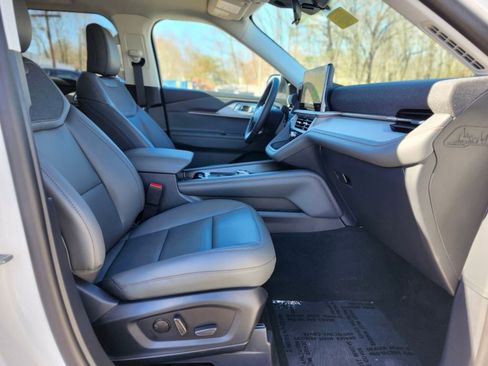New 2026 Ford Explorer Active w/ Active Comfort Package image 11