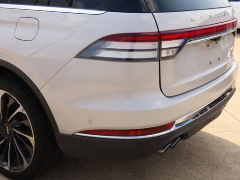Used 2021 Lincoln Aviator Reserve w/ Equipment Group 202A image 14