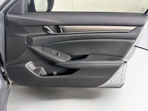 Used 2018 Honda Accord LX image 30