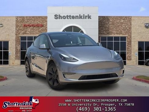 Used 2024 Tesla Model Y Long Range RWD image 1