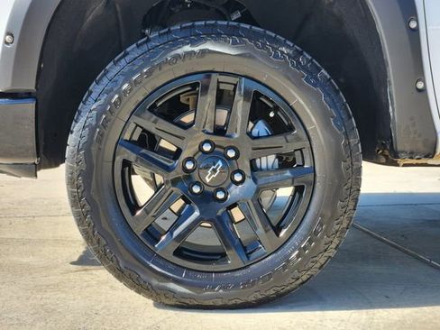 Used 2025 Chevrolet Silverado 1500 LT Trail Boss w/ Convenience Package II image 11