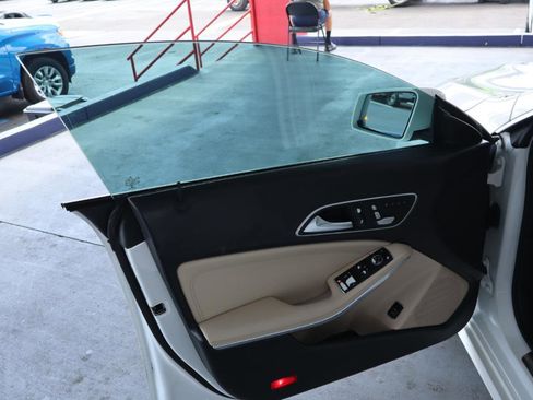 Used 2018 Mercedes-Benz CLA 250 image 12